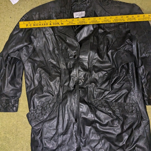 Winlit Leather Jacket - Picture 3 of 6